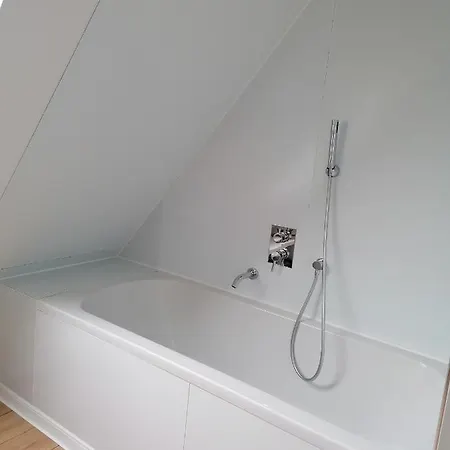 Appartement 3 *